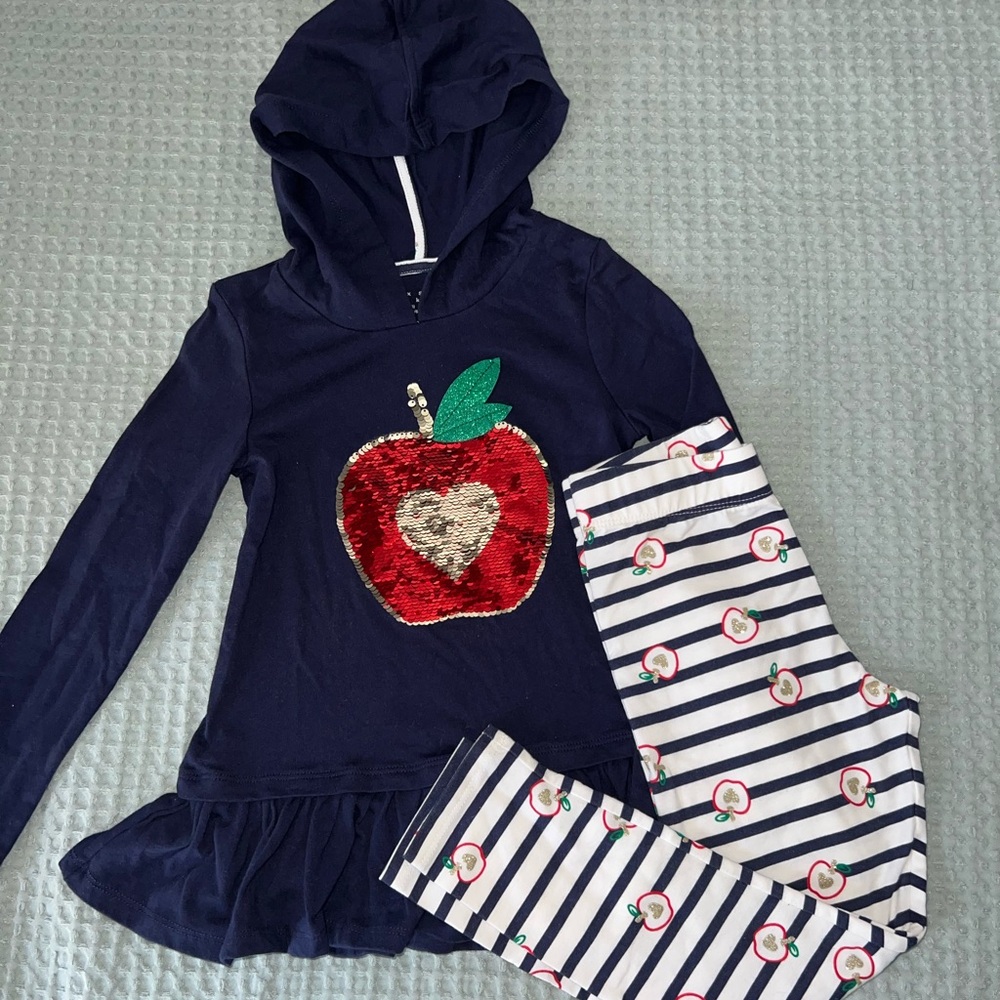 ⭐️3/$30⭐️ Max Studio girls flip sequin apple outfit size S (5/6)